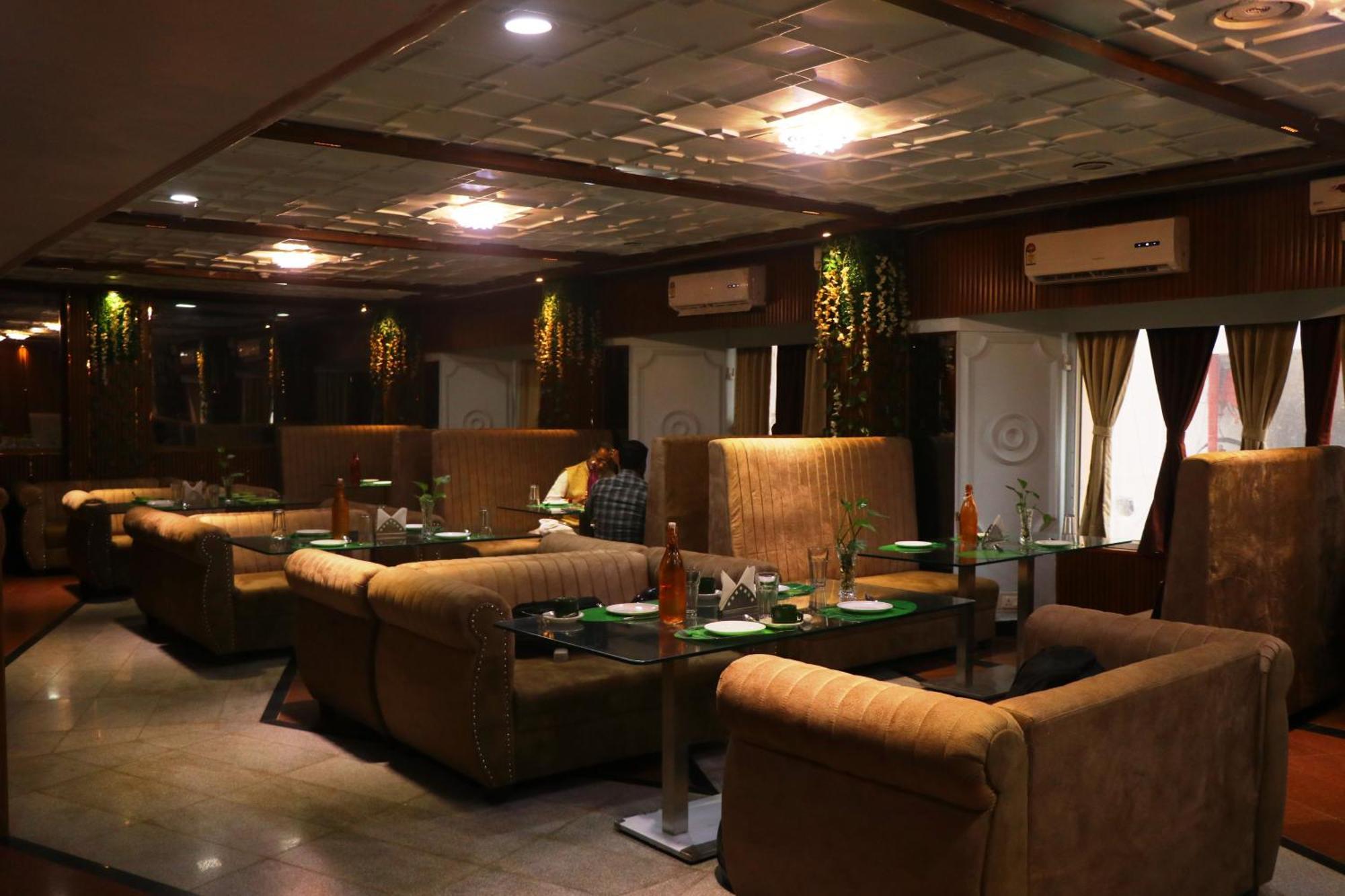 Hotel Samrat International 파트나 외부 사진